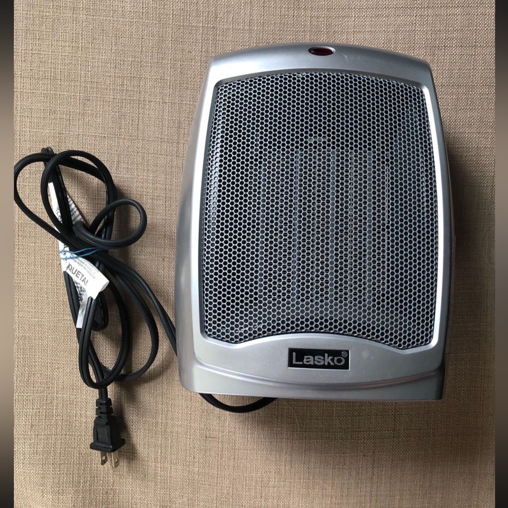 Lasko Sliver Mini Electric Portable Heater/ fan